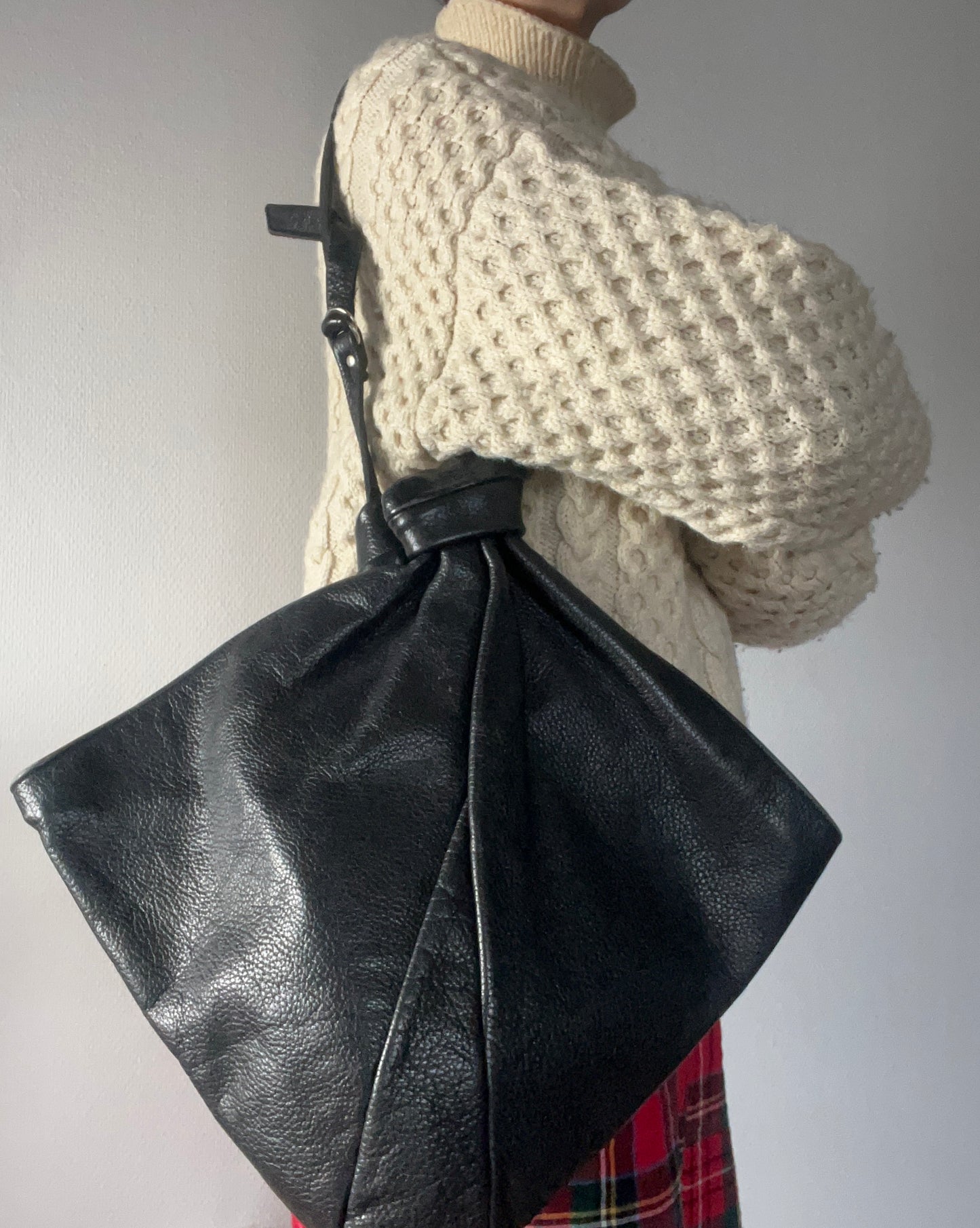 XXL leather bag